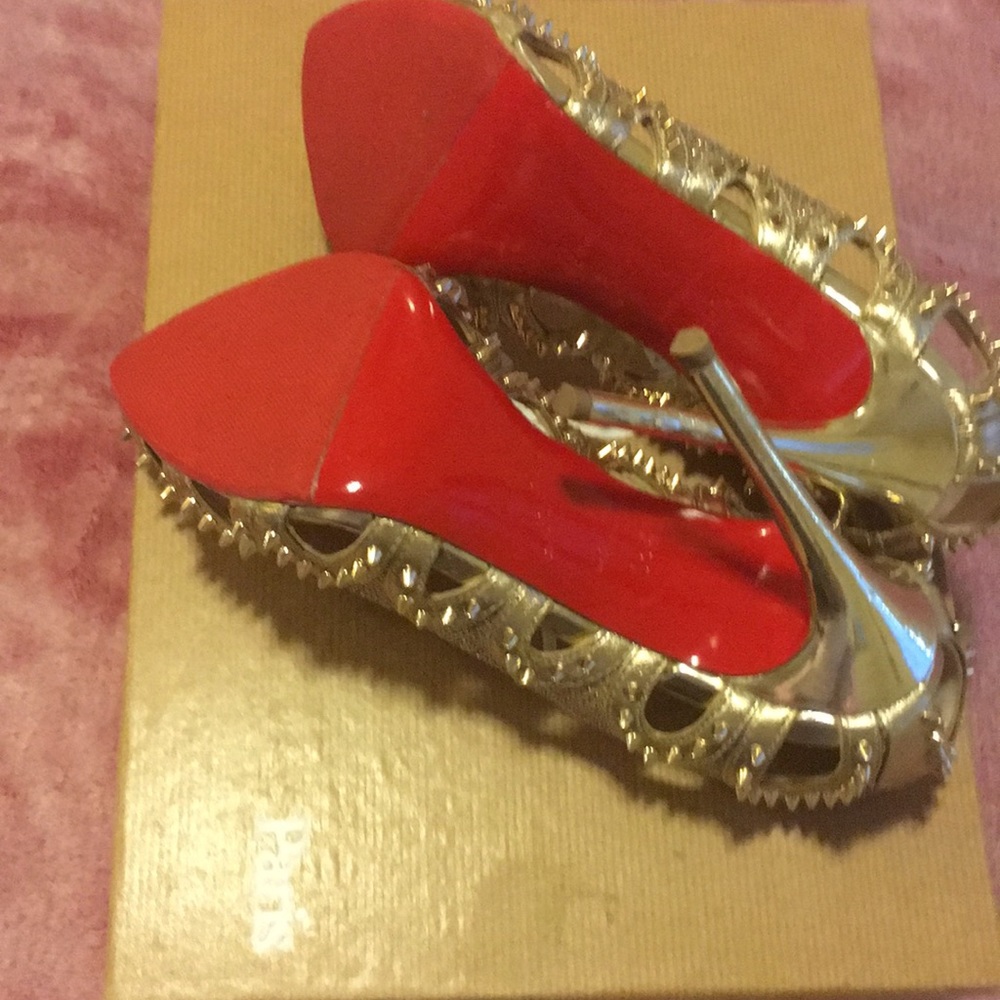 Shoes - Picture 3 of 3